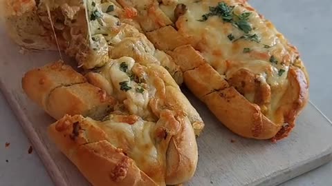 Chicken garlic bread homemade