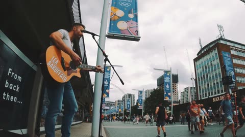 Lea Baruffato - Heaven (Bryan Adams acoustic cover) Wembley Park, London - UK