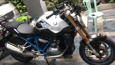 BMW R1200R Oil Change