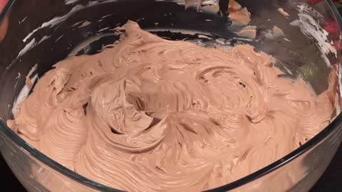 Snickers Käsekuchen, der in deinem Mund schmilzt! 5-Minuten-Rezept! Sie werden staunen!