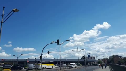 Himmel in Berlin am 13. Juni 2022 so 13:15 Uhr