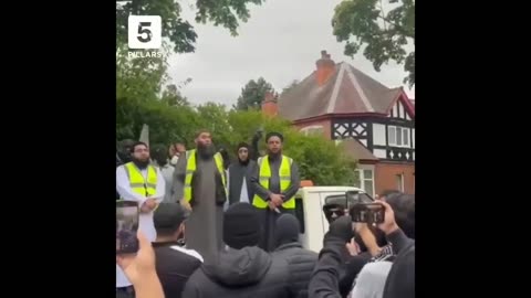 UK RIOTS 6th August: Muslim community planning an attack!