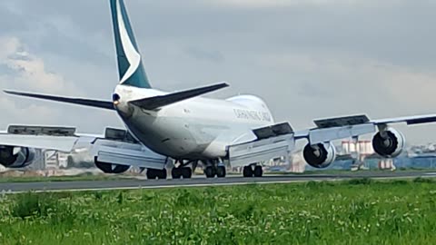 Cathay Pacific cargo, fully loaded, taxing