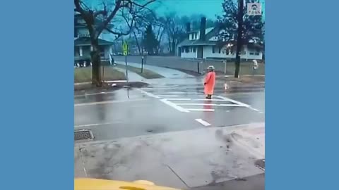 Maryland officer saves student from speeding car