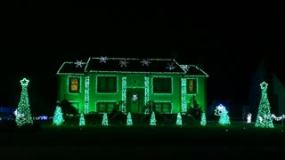 Connecticut house light show syncs to Bobby McFerrin's 'Don't Worry Be Happy'