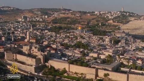 Occupied Jerusalem:Jewish spitting on Muslims and Christians