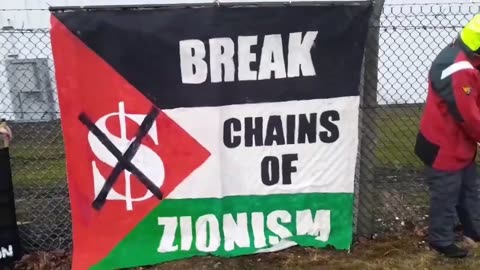 Placard At Irish Palestine Rally: Break The Financial Chains Of Zionism (Antisemitism)