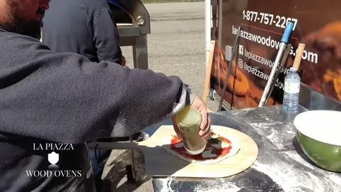 Making a true Italian pizza in Niagara Falls