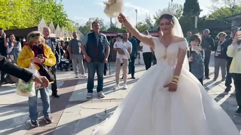 Bride & Groom dance