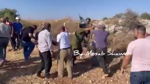 Palestinians bravely face Israeli settlers