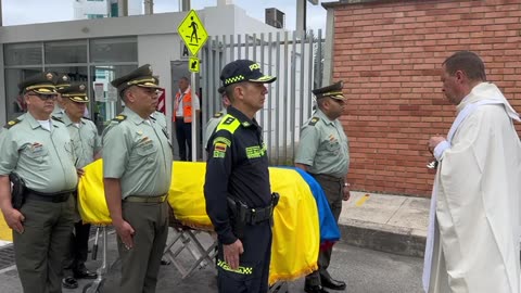 Recibimiento policía asesinado en San Gil