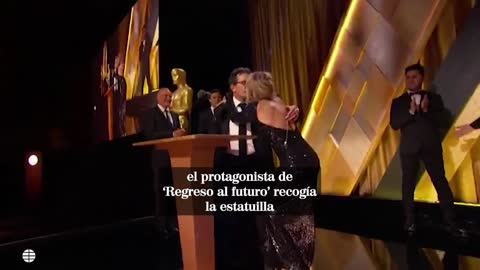 El actor Michael J. Fox recibe un Oscar honorífico por su lucha contra el párkinson