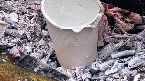 I boiled water in different bottles and plastic cup - Experimental video