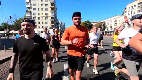 Dutch man fundraises for Ukraine in 51-day run to Kyiv