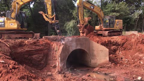 Replacing a bridge structure on SE 104th