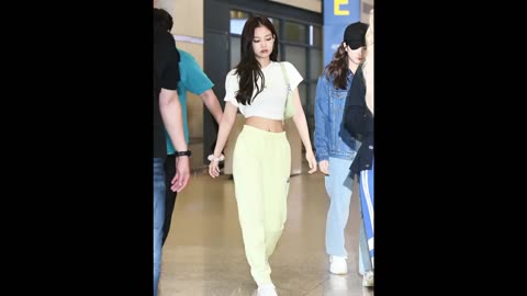 Jennie Blackpink airport fashion