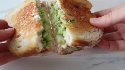 Avocado Garlic Grilled Cheese Sandwich Recipe