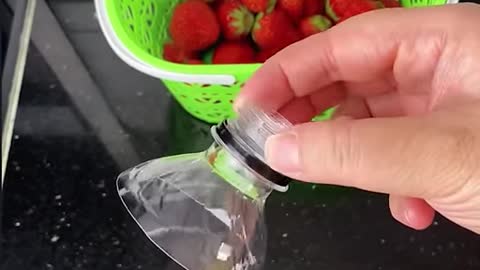 Surprisingly useful plastic bottle hacks 😮