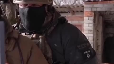 AP Published Footage Of Ukrainian Unit Commander Wearing ISIS Patch