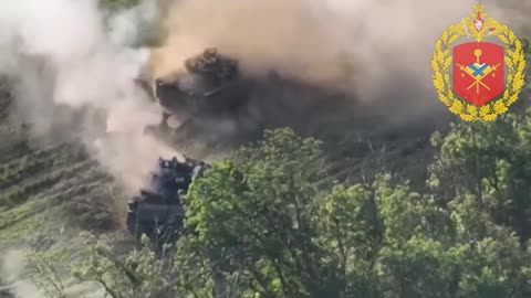 Ukrainian M2A2 Bradley destroyed by Russia, 2nd Bradley arrives & evacuate the survivors. Ocheretyne