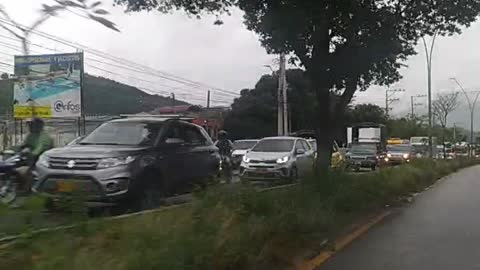 trancón en vía Girón-Floridablanca