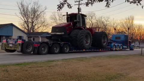 Is the tractor eight-wheeled?