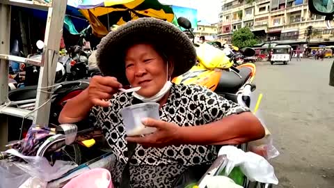 Meals on wheels for residents in virus-hit Cambodia