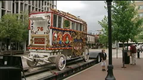 Circus Wagons Make Stop At Capitol