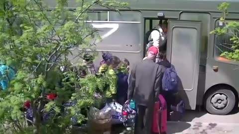 Russian Armed Forces continue to evacuate civilians from Kharkov Region