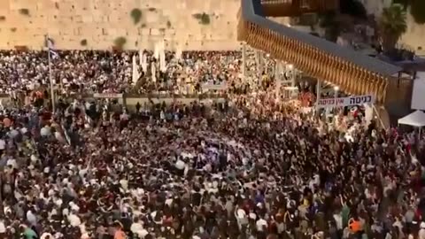 It was exciting to watch last night: thousands of Jews singing I Believe in the Wall..