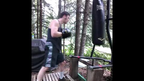 8 and 16oz gloves vs custom 155 lb heavybag