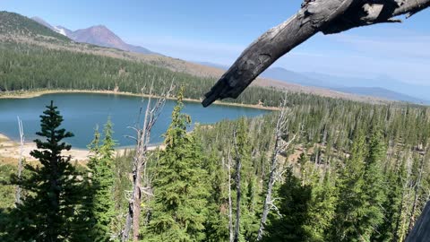 Central Oregon - Three Sisters Wilderness - Steep Rocky Trail + Viewpoint - 4K