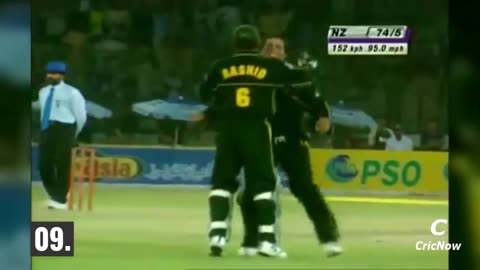 Top 10 Fire Yorkers by Shoaib Akhtar in Cricket History Ever