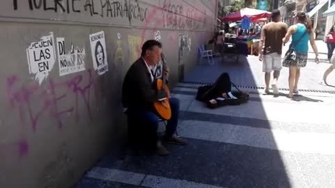 Guitarist, milonga, Ciudad Vieja, Montevideo