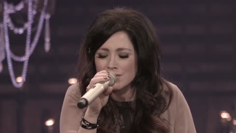 Kari Jobe - I Am Not Alone (Live)