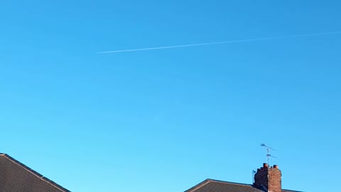 Chemtrailing - Still spraying 8:45pm.