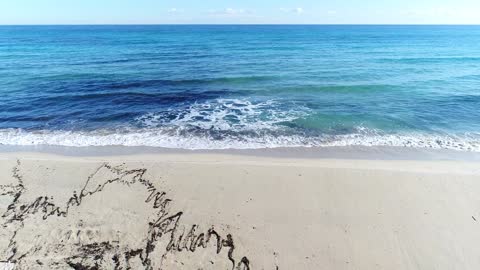 Waves coming to beach