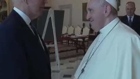 Vatican 🇻🇦 Um what is **Biden telling the Pope** something about him being a baseball player?