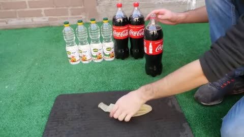 Experiment Giant Coca Cola Balloon VS Mentos8