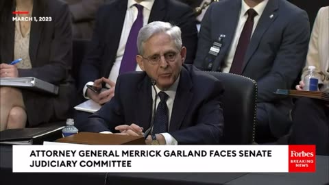 Sen Hawley asks AG Garland why he overruled the FBI on the Maralago raid