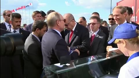 Putin buys Erdogan ice cream, shows off new Su-57 fighter jet during visit to Russia