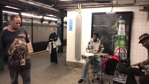 Subway Performer Mike Yung - Unchained Melody (23rd Street Viral Sensation)