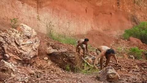 100 Days Building A Modern Underground Hut With A Grass Roof And A Swimming Pool