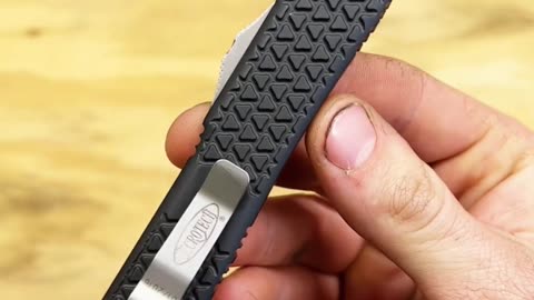 OTF SwitchBlade Knife From MicroTech