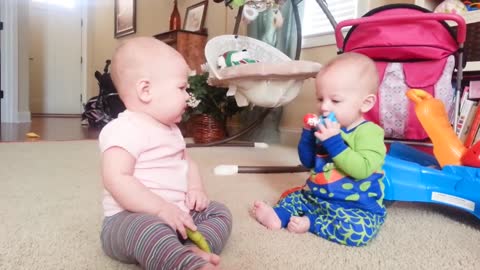 Top_Videos_of_Funny_Twin_Babies_Compilation_-_Twins_Baby_Video).mp4