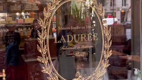 Come with me to try the famous Laduree macaroons in Paris