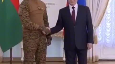 Le président Vladimir Poutine et le président de l'Afrique