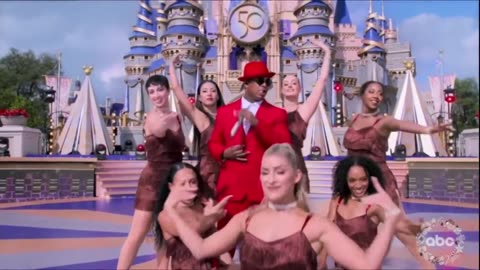 Ne Yo - Rudolph The Red Nosed Reindeer (Disney Magical Holiday Celebration)