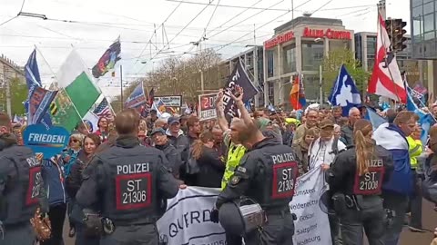 Auflösung Polizeikette Magdeburg