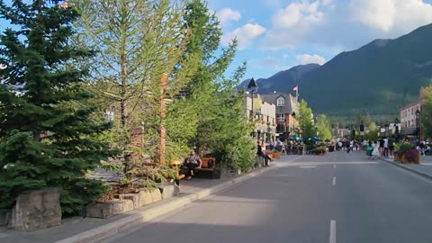 Musical Evening Central Street Banff Best Beautiful Places To Visit Near Calgary Canada Europe Look